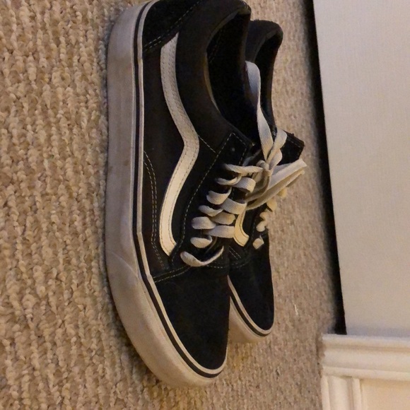 Women’s black low top vans - Picture 2 of 4